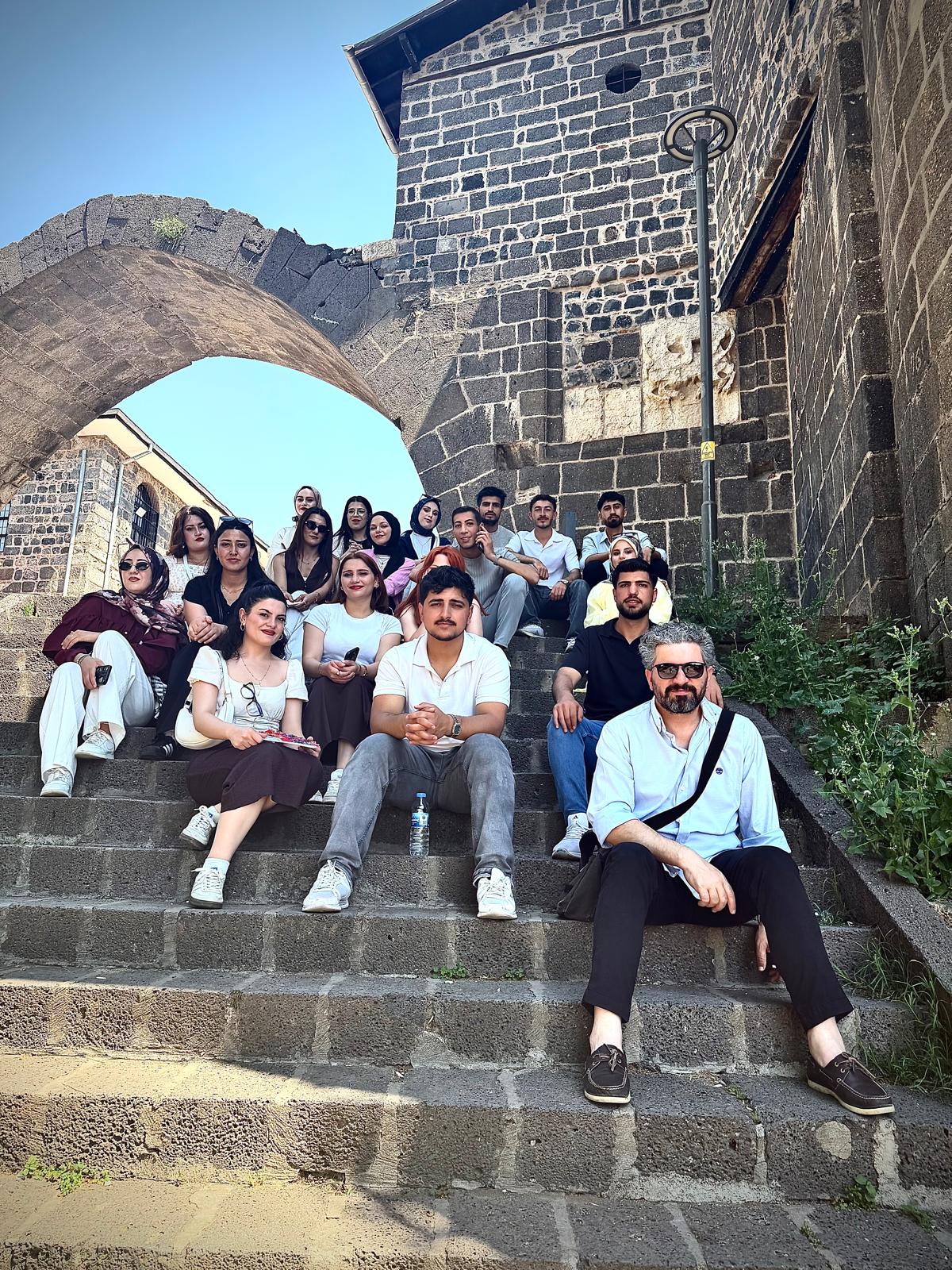 Siverek MYO Öğrencilerinden Tarihe Yolculuk: Diyarbakır Kültür Gezisi